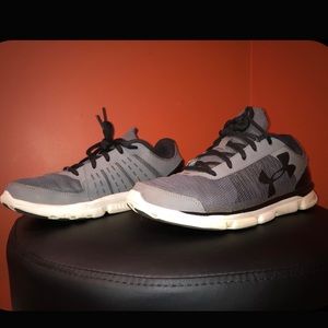SOLD🚫Under Armour Athletic Shoes